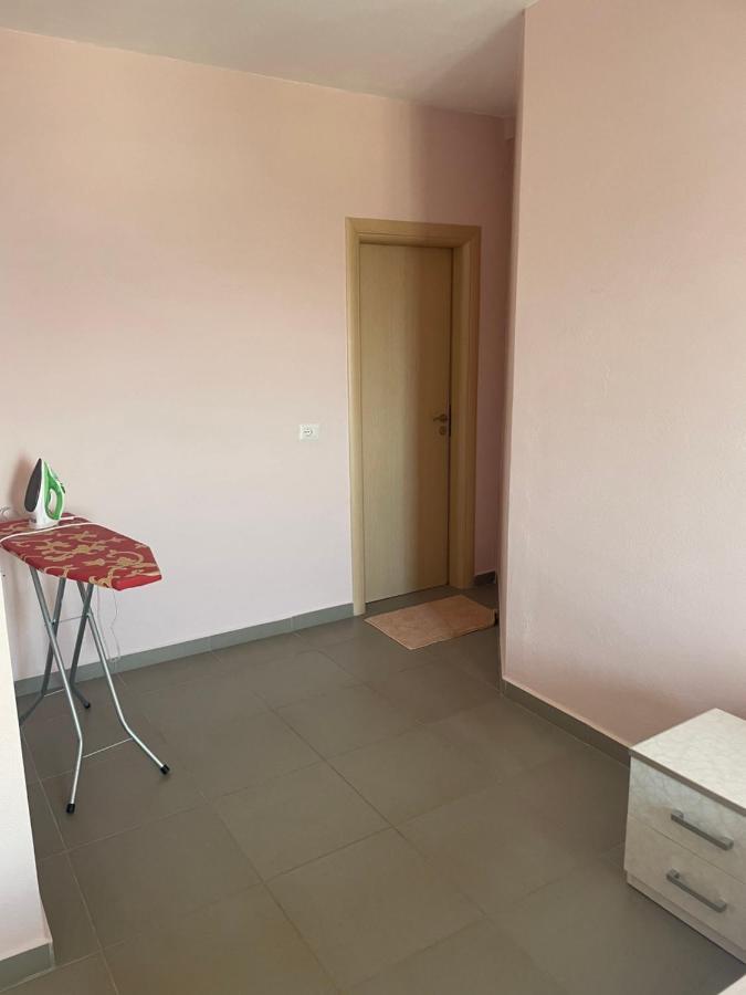 Xhulio Apartments Sarande Exterior photo