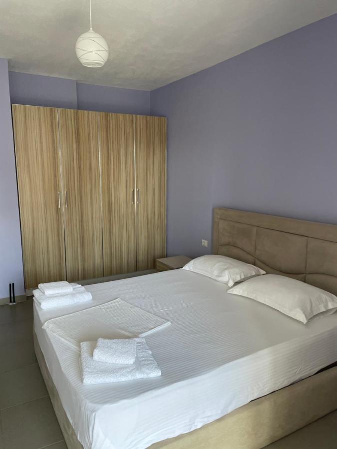 Xhulio Apartments Sarande Exterior photo