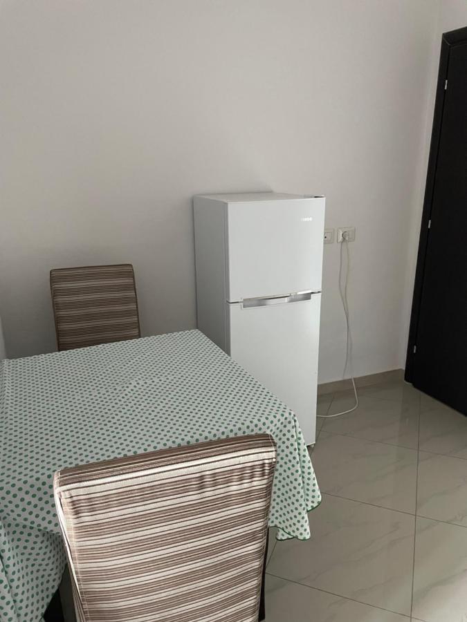 Xhulio Apartments Sarande Exterior photo