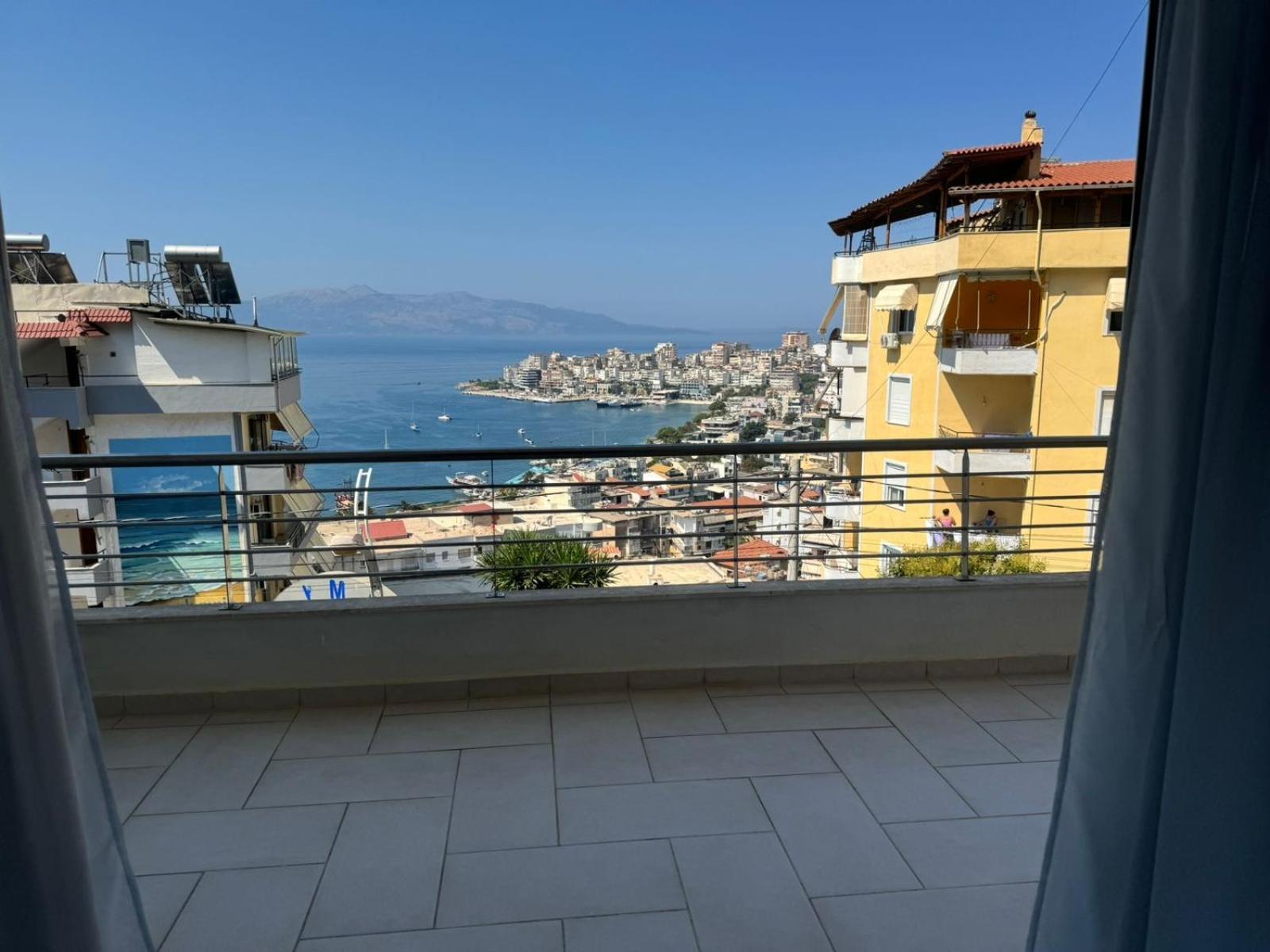 Xhulio Apartments Sarande Exterior photo