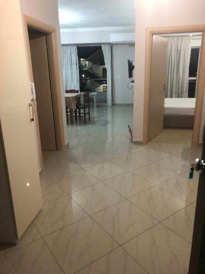 Xhulio Apartments Sarande Exterior photo
